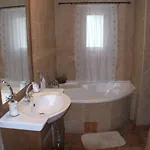 Dom wakacyjny Nika Nyaralo Jakuzzival Balatonkeresztúr