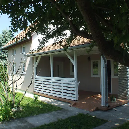 Nika Nyaralo Jakuzzival Holiday home Balatonkeresztur