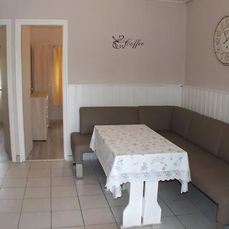 Nika Nyaralo Jakuzzival Balatonkeresztúr