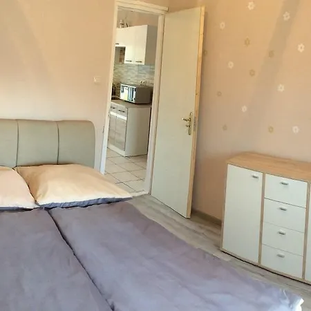 Nika Nyaralo Jakuzzival Balatonkeresztúr